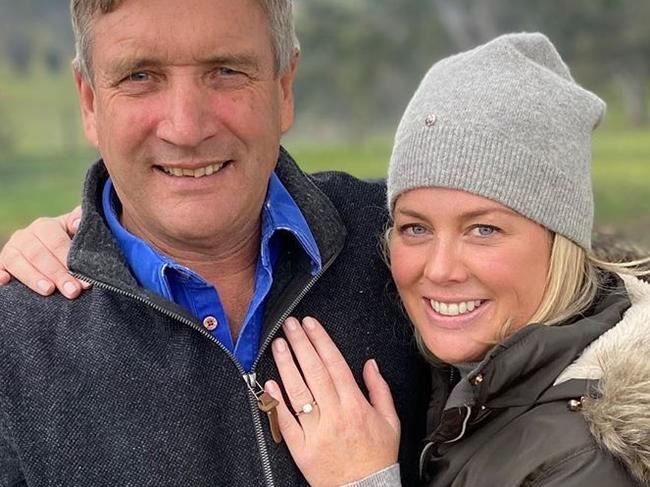 Sam Armytage announces engagement  Sunrise host Samantha Armytage has said yes to marrying partner Richard Lavender.