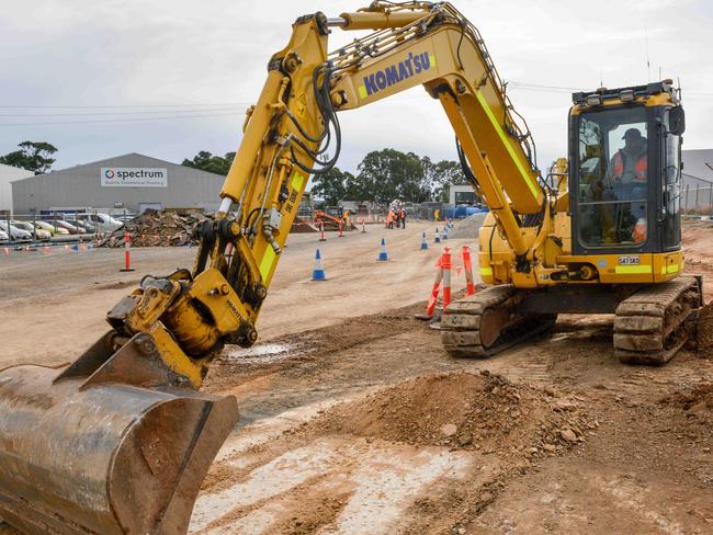 ADELAIDE, AUSTRALIA - NewsWire Photos JUNE 21, 2023: The first building works of the Selgar Ave road link into Tonsley ahead of T2D construction. Picture: NCA NewsWire / Brenton Edwards