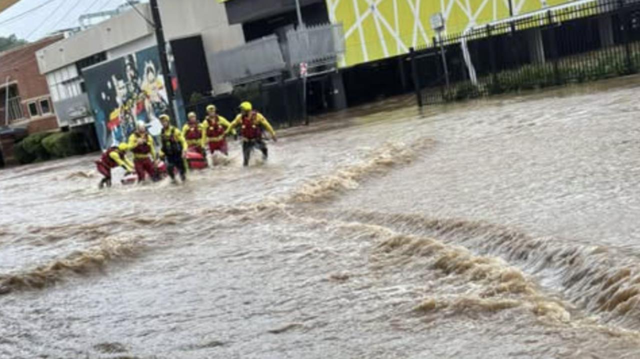 Rescue in Nambour Photo: Jade via Higgins Storm Chasing