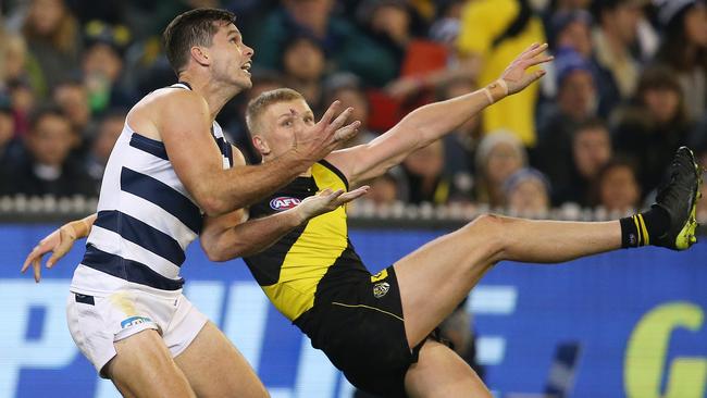 Tom Hawkins outpointed Ryan Garthwaite to boot four in round 12. Pic: Michael Klein