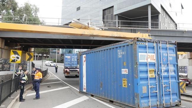 Napier St bridge June 7, 2018. Picture: MTAG/Martin Wurt