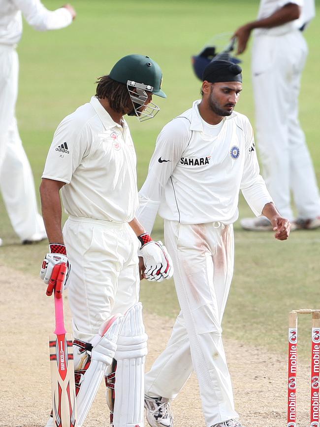 Andrew Symonds with Harbhajan Singh during the Monkeydate SCG Test in January 2008.