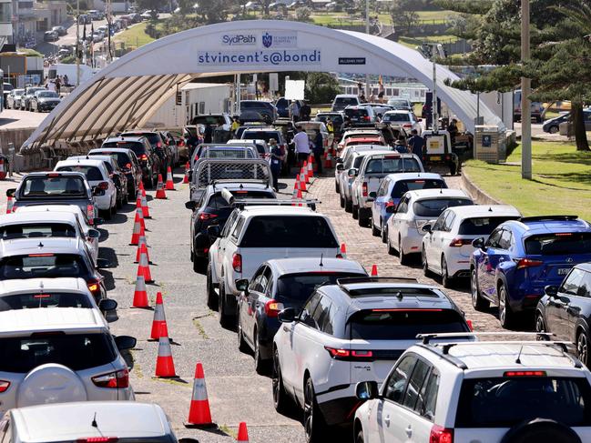 DAILY TELEGRAPH, JANUARY 2, 2022: Cars queue at the Bondi beach drive through cove-19 testing site.Picture: Damian Shaw