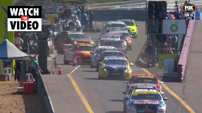 Whincup, De Pasquale collide in pitlane