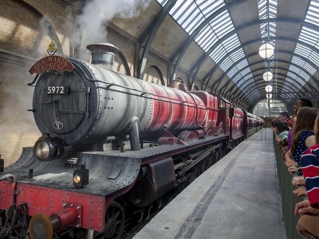 Take a ride on the Hogwarts Express at Diagon Alley.