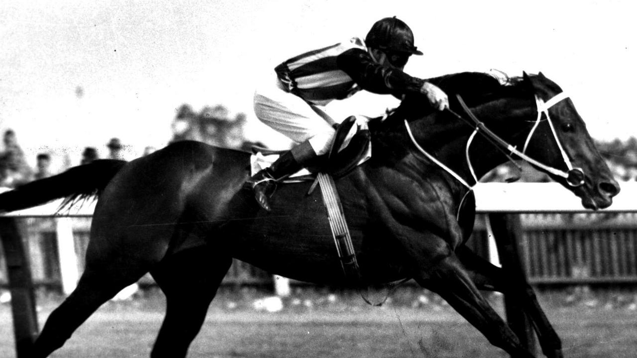 05/11/1960. Tulloch with N Selwood on board, is well clear of the field in the C B Fisher Plate at Flemington. He won by 5 lenghts. Horse racing. Picture: File Photo / Bruce Howard