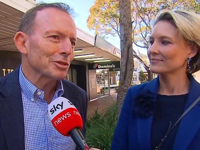 18-05-22- Tony Abbott with KAtherine Deeves campaigning in Warringah. SKY NEWS