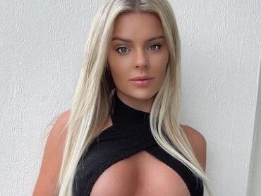 Reality star’s ‘insane’ underboob top