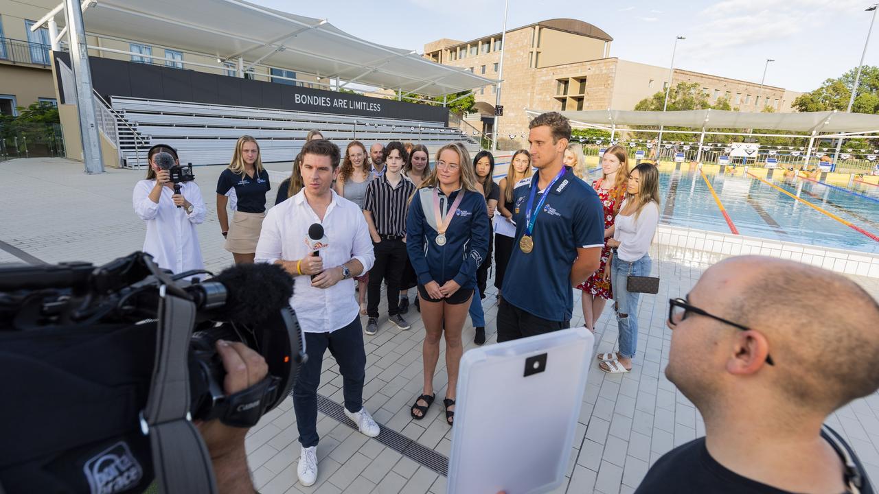 Sunrise weatherman Sam Mac with students at Bond University. Picture: Cavan Flynn/Bond University.