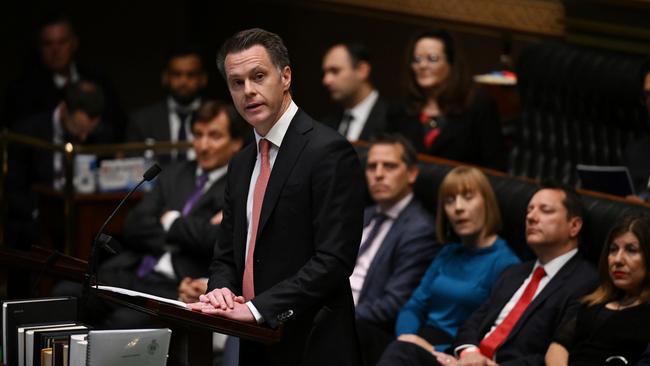 NSW Opposition Leader Chris Minns wants to consider reducing the amount of water held in the dam. Picture: AAP Image/Dean Lewins/POOL