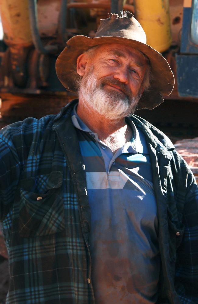 Ron Selig was a regular fixture on Outback Opal Miners. He sadly died on November 26, 2022.