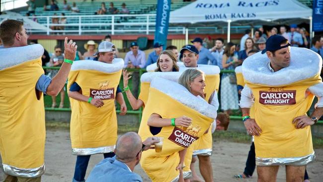 The schooner suit race is a popular activity at the Roma Picnic Races. Picture: Penelope Aruthur