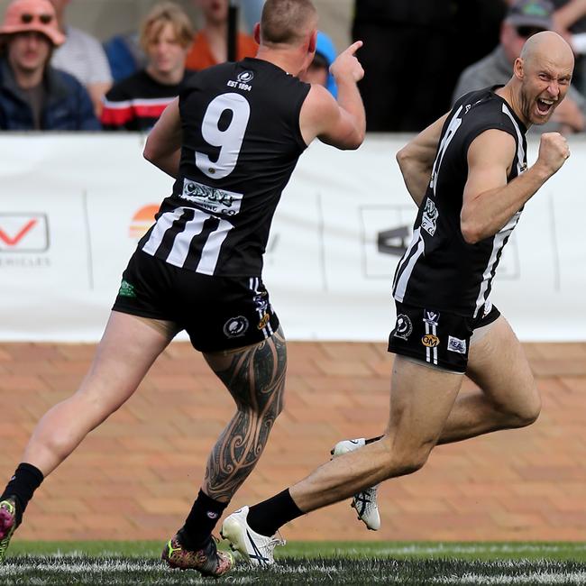 Callum Moore, left, and Ben Reid were part of a long injury list for Wangaratta on Saturday. Picture Yuri Kouzmin