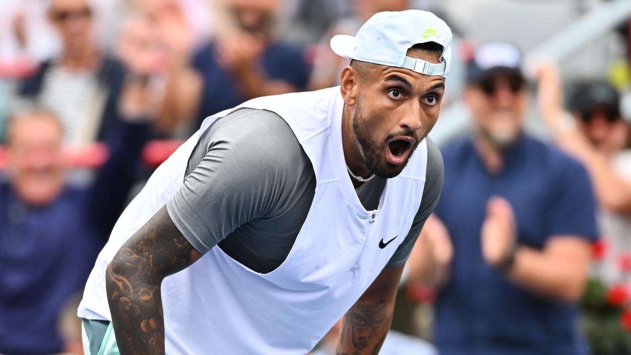 Tennis News 2022: Nick Kyrgios pada na ziemię z Hubertem Hurkaczem