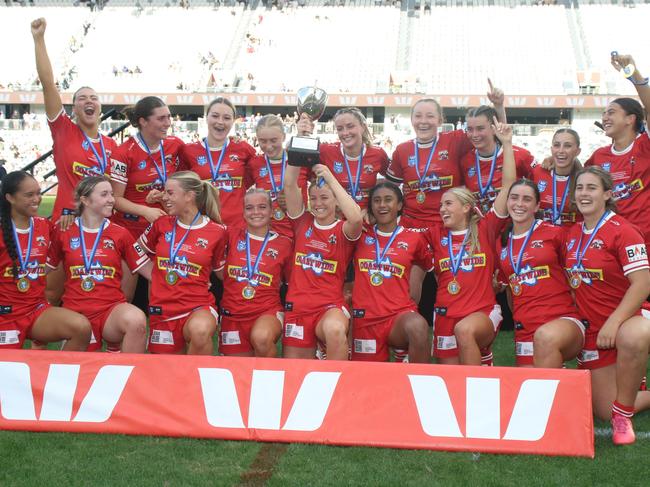 Illawarra Steelers celebrate with the Tarsha Gale Cup. Picture: Warren Gannon Photography