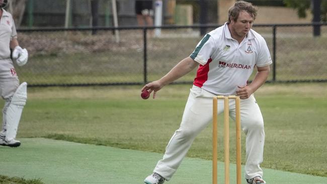 Pines bowler Billy Humphrey. Picture: Valeriu Campan