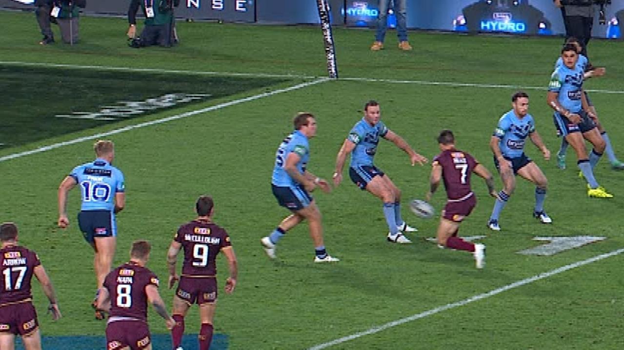 Ben Hunt kicks on the third tackle. It did not go well