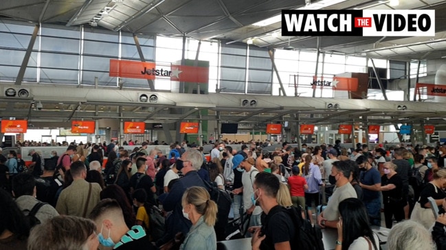 Sydney Airport slammed with travellers