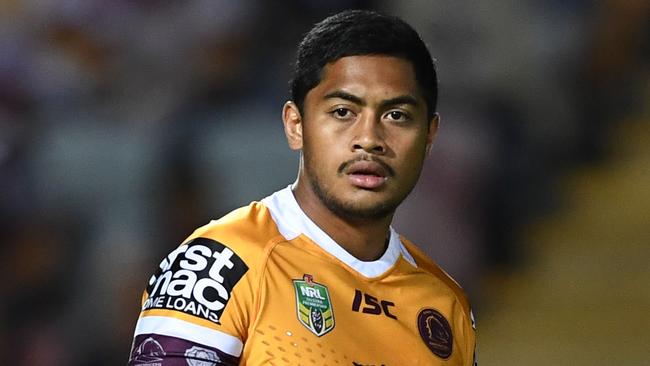 TOWNSVILLE, AUSTRALIA — AUGUST 09: Anthony Milford of the Broncos warms up before the start of the round 22 NRL match between the North Queensland Cowboys and the Brisbane Broncos at 1300 SMILES Stadium on August 9, 2018 in Townsville, Australia. (Photo by Ian Hitchcock/Getty Images)