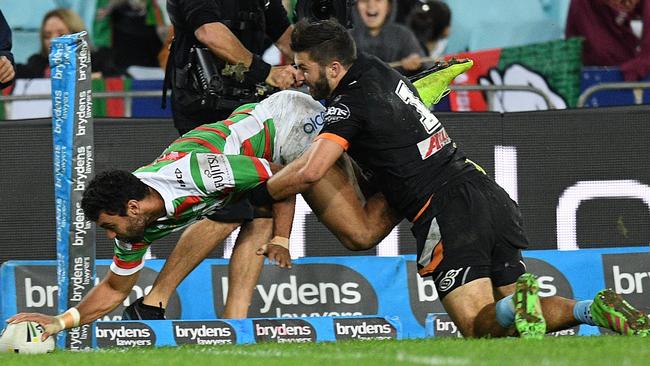 Alex Johnston currently holds the Perfect 8 position for Tigers v Rabbitohs.