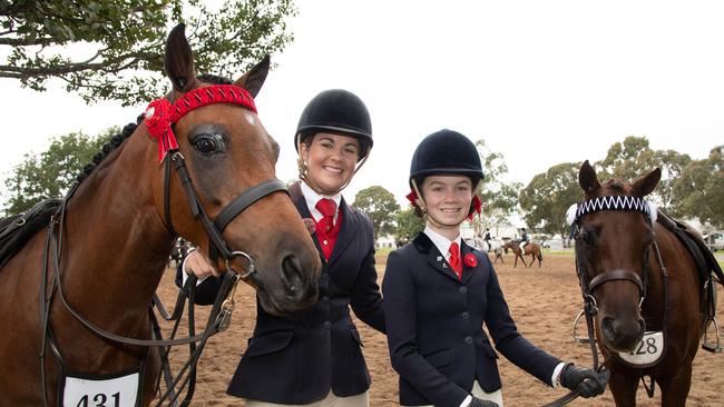 Madison McGill (left) and Annabelle Gill with competition horses Merivale Park Heavenly and Cranelli Best Wishes.Heritage Bank Toowoomba Royal Show.Saturday April 20th, 2024 Picture: Bev Lacey