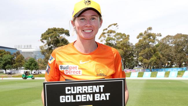 Current Golden Bat Beth Mooney of the Perth Scorchers . (Photo by Sarah Reed/Getty Images)