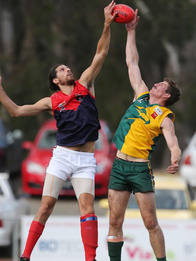 Central Highlands: The Geoff Taylor Medal winner for 2016 was Bungaree ruckman David Benson (left). Picture: Yuri Kouzmin