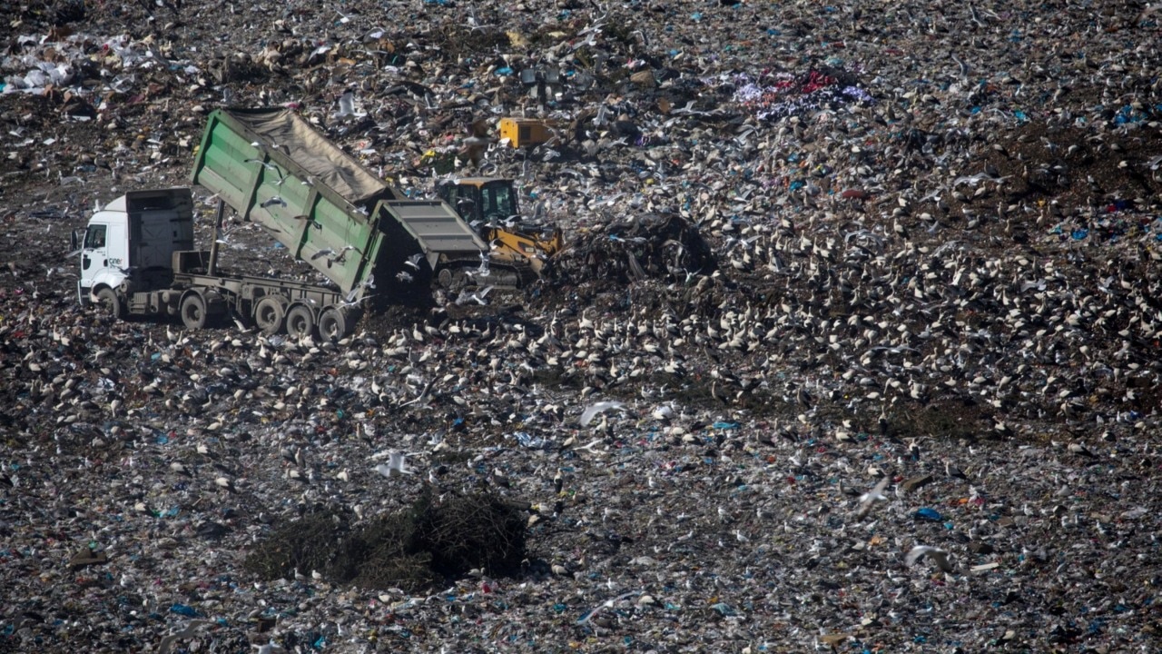 Australian scientists develop world-first technique to generate jet fuel from landfills