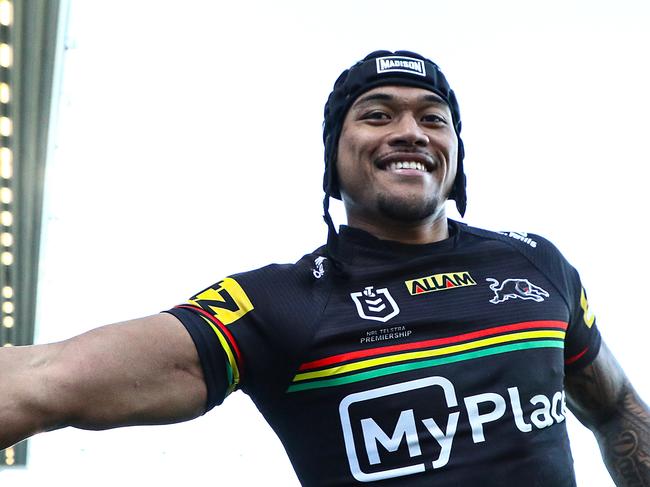 WOLLONGONG, AUSTRALIA - JULY 28: Brian To'o of the Panthers greets fans after the round 21 NRL match between St George Illawarra Dragons and Penrith Panthers at WIN Stadium, on July 28, 2024, in Wollongong, Australia. (Photo by Jeremy Ng/Getty Images)