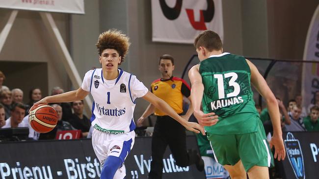 US sensation LaMelo Ball (L) is one of the young stars heading to the NBL this season. Picture: Getty