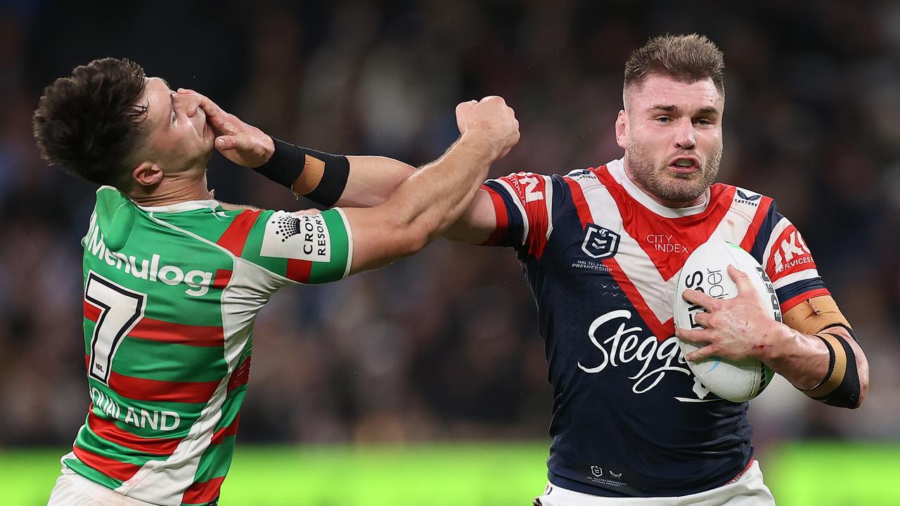 SYDNEY, AUSTRALIA – SEPTEMBER 02: Angus Crichton of the Roosters fends off Lachlan Ilias of the Rabbitohs during the round 25 NRL match between the Sydney Roosters and the South Sydney Rabbitohs at Allianz Stadium on September 02, 2022, in Sydney, Australia. (Photo by Cameron Spencer/Getty Images)