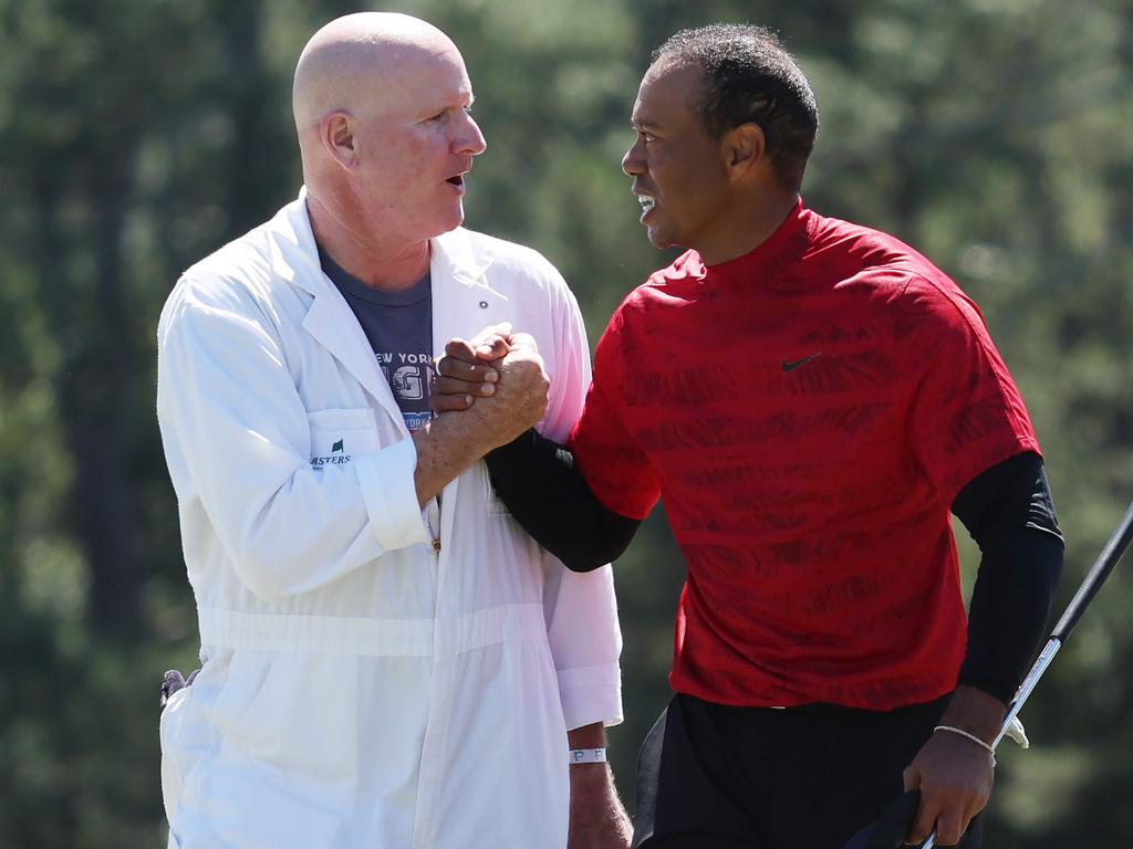 Masters 2019: Tiger Woods' caddie wears Saquon Barkley jersey for Sunday  round 