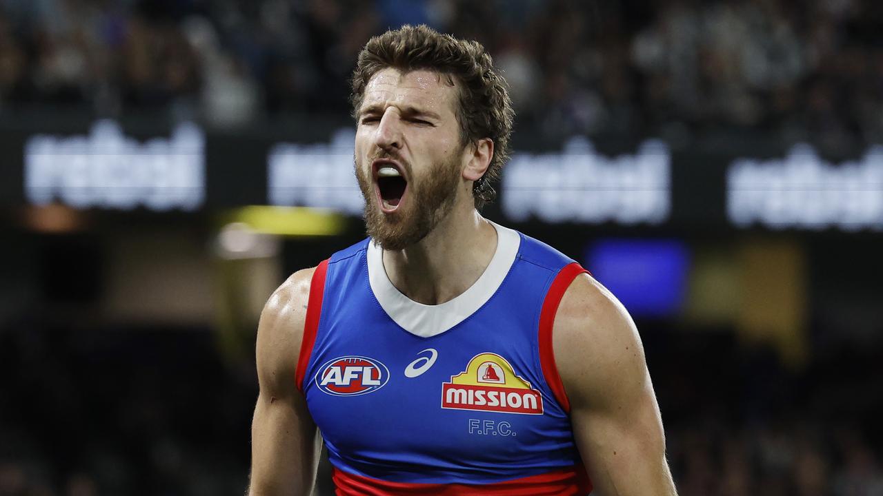 AFL Live: Can Super Bont lift Dogs into top eight?