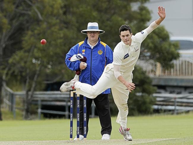 Alec Smith rolls the arm over for Clarence. Picture: Matthew Farrell