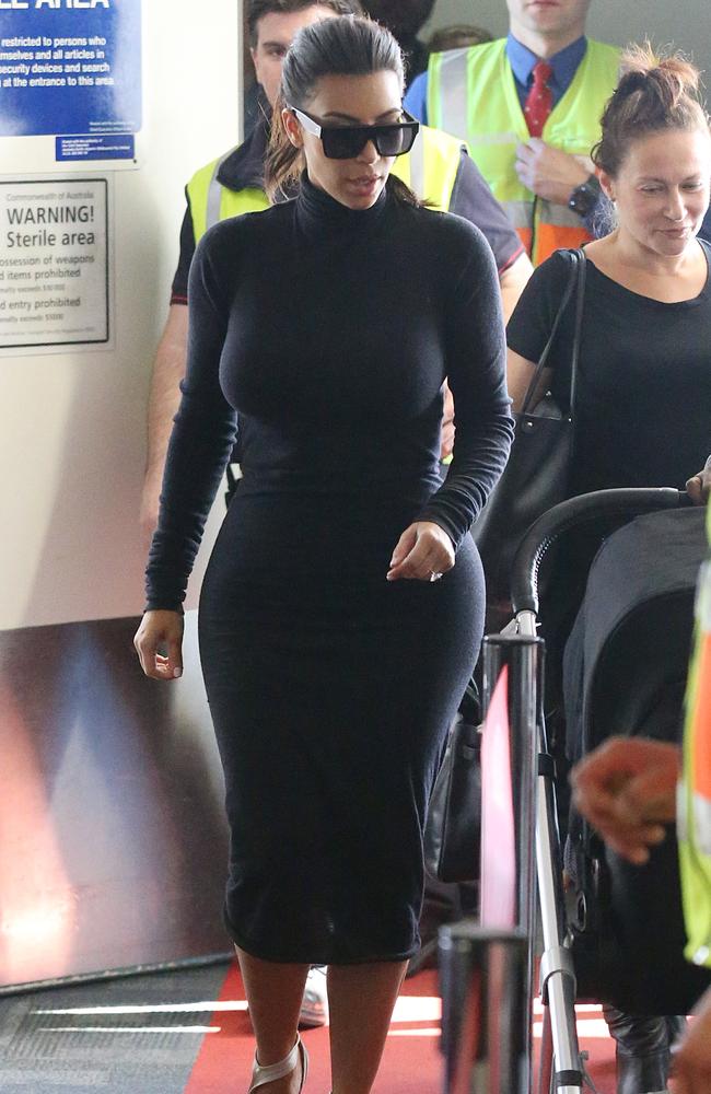 Kim Kardashian arrives into Melbourne airport.