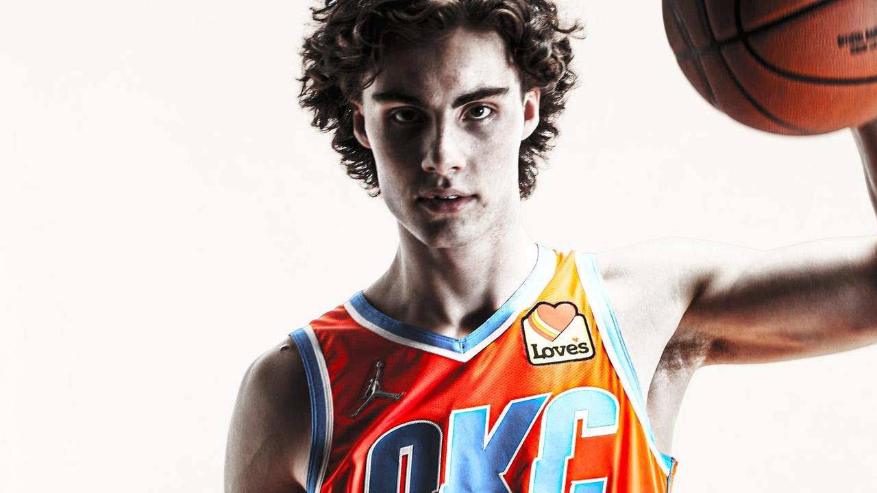 Oklahoma City Thunder change jerseys at half after mix-up with