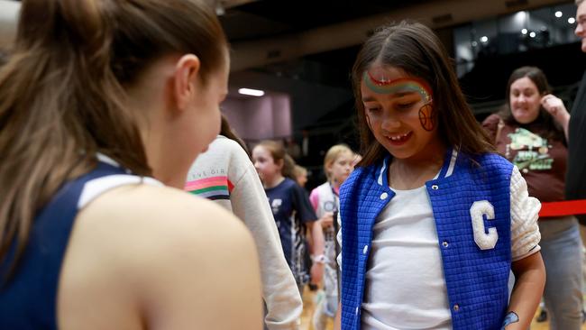 GEELONG, AUSTRALIA - OCTOBER 30: Geelong players thank fans during the round one WNBL match between Geelong United and Townsville Fire at The Geelong Arena, on October 30, 2024, in Geelong, Australia. (Photo by Kelly Defina/Getty Images)