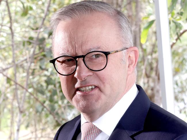 The Prime Minister, Anthony Albanese, is in Meadowbrook today with the Deputy Premier, Cameron Dick, Treasurer, Jim Chalmers, Minister for Housing, Clare O'Neil and Queensland Minister for Housing, Meaghan Scanlon, Meadowbrook, on Tuesday 15th of October 2024 - Photo Steve Pohlner