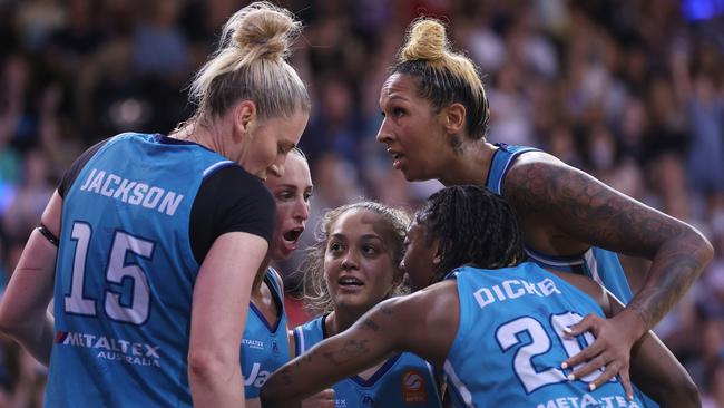 MELBOURNE, AUSTRALIA - JANUARY 12: Rebecca Cole of the Flyers speaks to the team in a huddle during the WNBL match between Southside Flyers and Sydney Flames at State Basketball Centre, on January 12, 2024, in Melbourne, Australia. (Photo by Daniel Pockett/Getty Images)