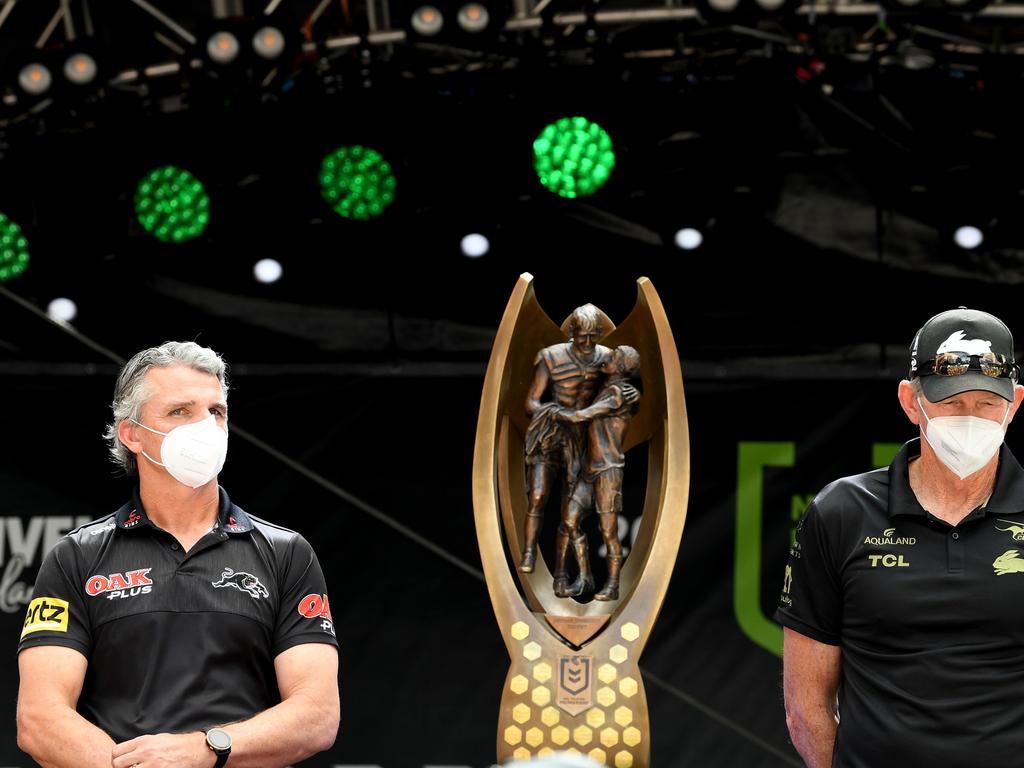 Coach Ivan Cleary of the Panthers and Wayne Bennett of the Rabbitohs before the 2021 grand final. Picture: Bradley Kanaris/Getty Images