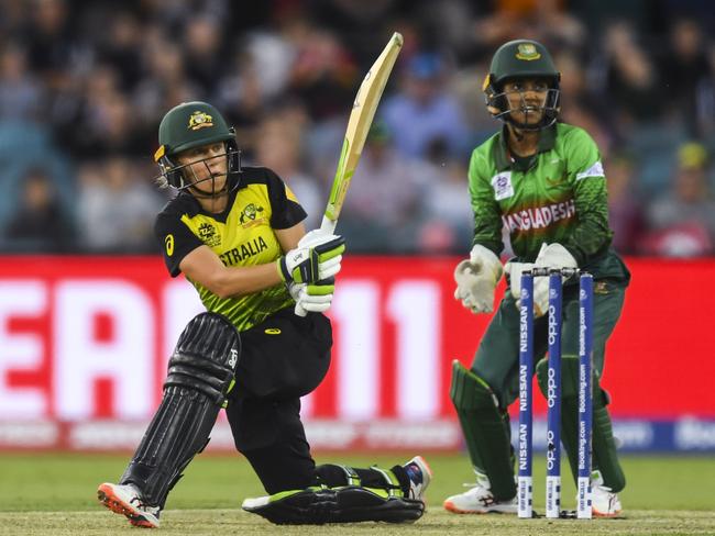 Alyssa Healy of Australia in action during the Women's T20 World Cup cricket match between Australia and Bangladesh at Manuka Oval in Canberra, Thursday, February 27, 2020. (AAP Image/Lukas Coch) NO ARCHIVING, EDITORIAL USE ONLY, IMAGES TO BE USED FOR NEWS REPORTING PURPOSES ONLY, NO COMMERCIAL USE WHATSOEVER, NO USE IN BOOKS WITHOUT PRIOR WRITTEN CONSENT FROM AAP