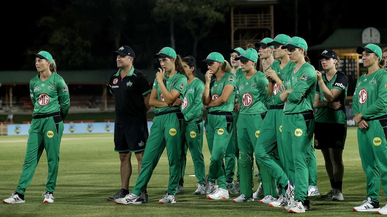 Stars' Meg Lanning and her team during the WBBL Final between the Sydney Thunder and Melbourne Stars at North Sydney Oval.