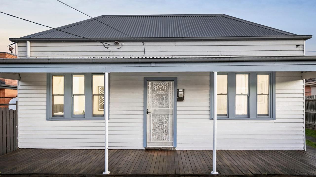 First-home buyers flood auctions amid footy finals fever