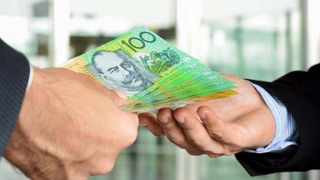 Few workers enjoyed pay rises of any note over the September quarter and public and private sector employers looked to pause pay rises.