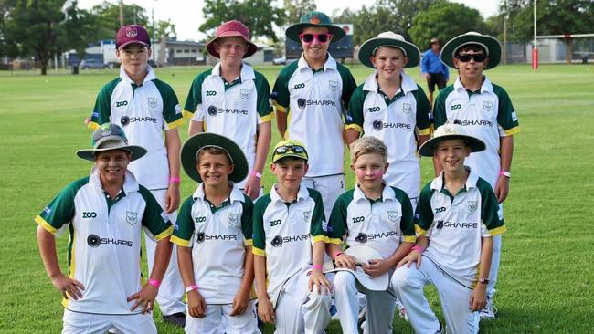 IMPRESSIVE YEAR: A group of players from the Roma and District Junior Cricket Association stand proud. Picture: RDJCC