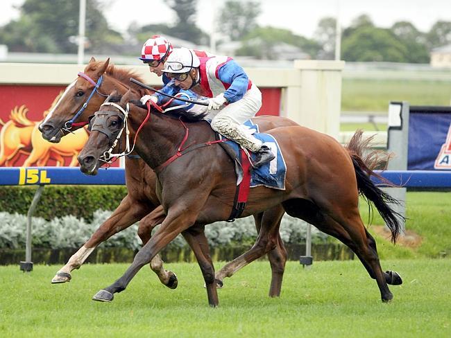 Benny’s Buttons finishes best out wide to score at Doomben