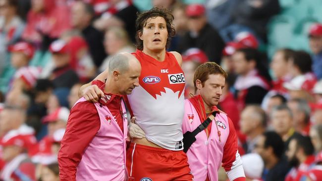 Kurt Tippett will play at the Swans in 2018. Photo: AAP Image/David Moir