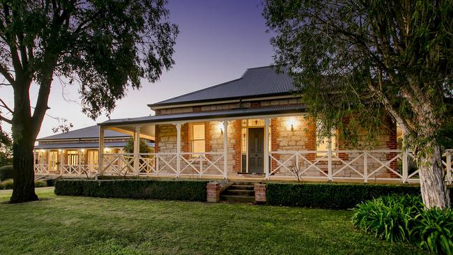 Located in the Adelaide Hills, renovation of the former dairy impressed readers.