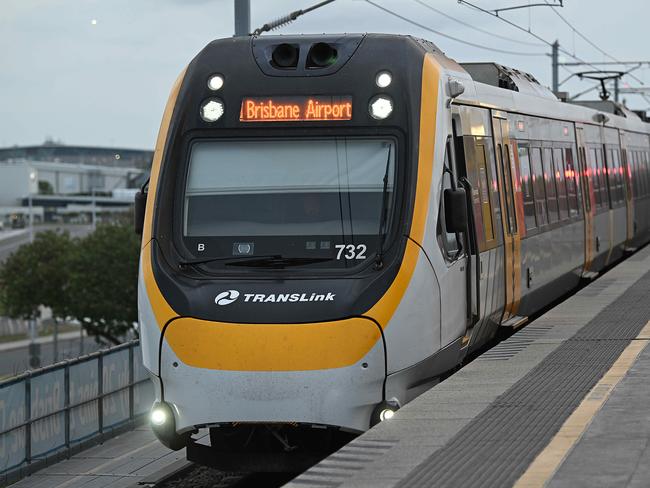 19/11/2023:  An air train and passengers arrives at the domestic airport, Brisbane. pic: Lyndon Mechielsen/Courier Mail