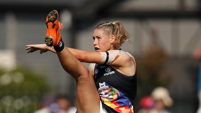 Tayla Harris' The Kick photo which was targeted by trolls online. Picture: Michael Willson/AFL Media.